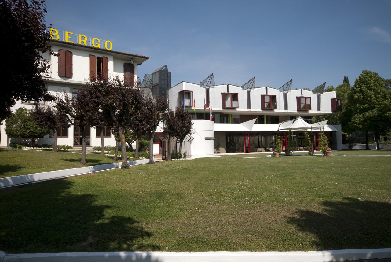 Albergo Ristorante Da Domenico Монте-Сан-Савіно Екстер'єр фото