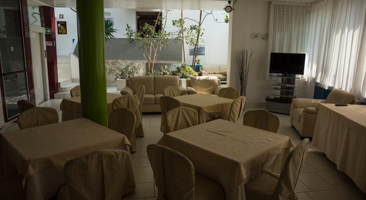 Albergo Ristorante Da Domenico Монте-Сан-Савіно Екстер'єр фото